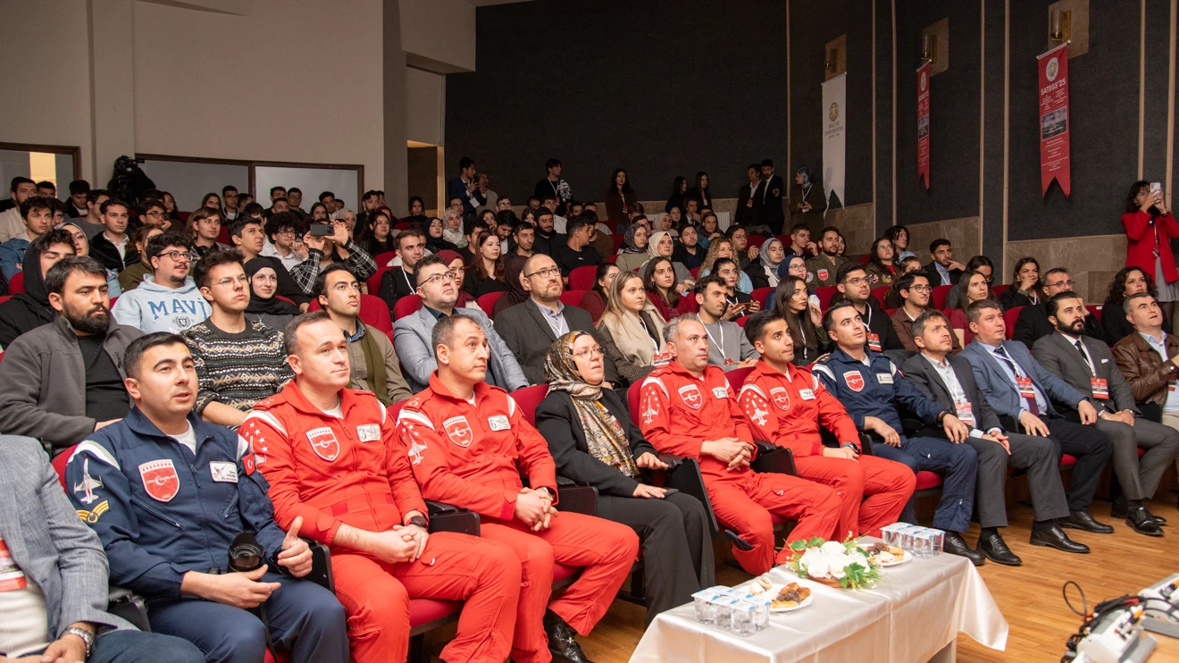 Türk Yıldızları, Selçuk Üniversitesi öğrencileriyle buluştu